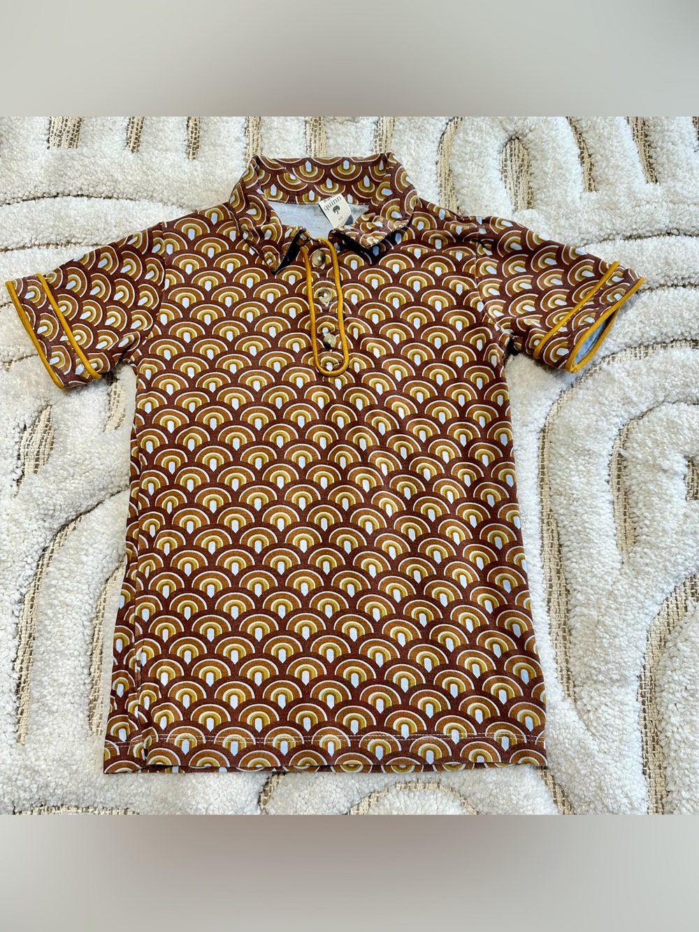 Kate Quinn Kids Retro Rainbow Shirt | Size 6